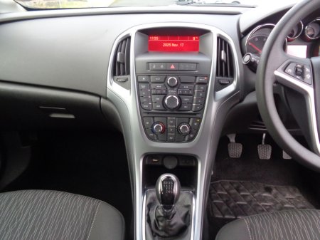 2016 Opel Astra - thumbnail 8