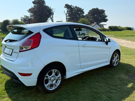 2013 Ford Fiesta - thumbnail 9