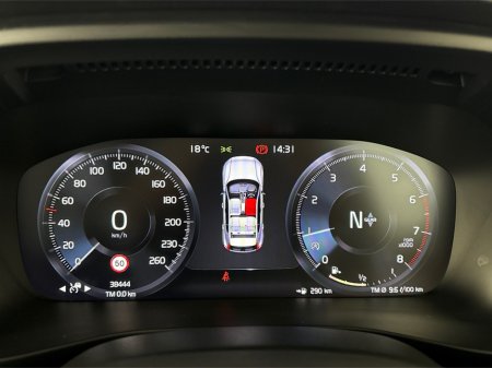 2020 Volvo XC40 - thumbnail 18