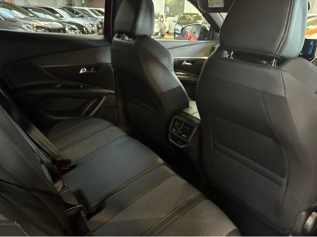 2023 Peugeot 3008 - thumbnail 3