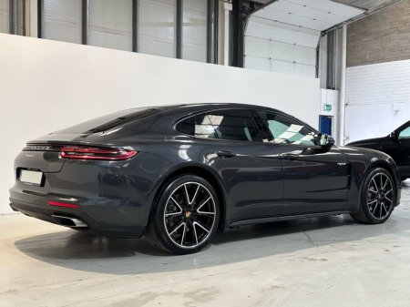 2018 Porsche Panamera - thumbnail 5