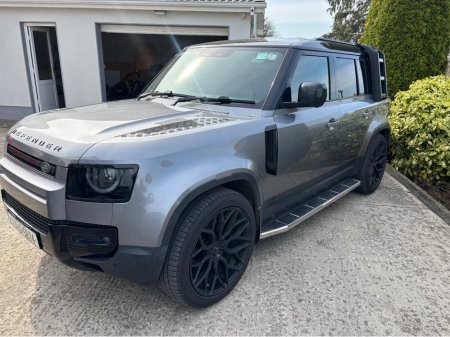 2023 Land Rover Defender - thumbnail 10