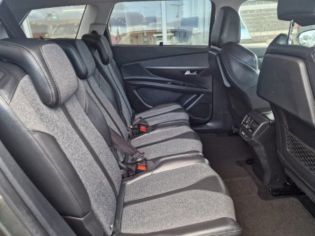 2019 Peugeot 5008 Allure 7SEATS 1.5 Blue HDI 130 4D €20,950 thumbnail