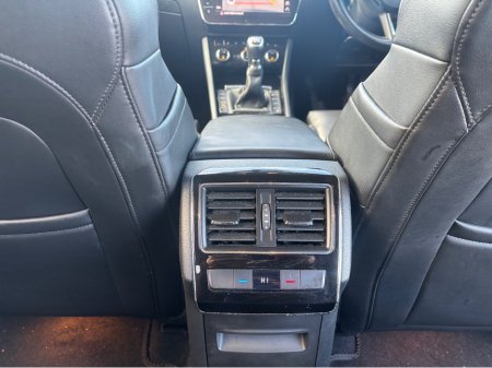 2017 Skoda Superb - thumbnail 8