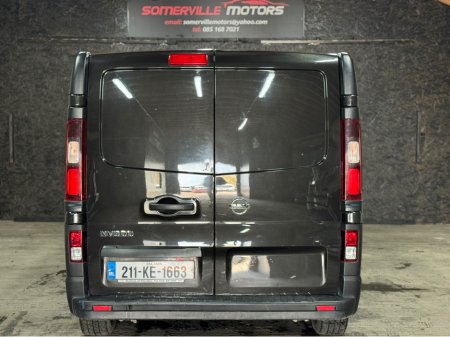 2021 Nissan NV300 - thumbnail 5