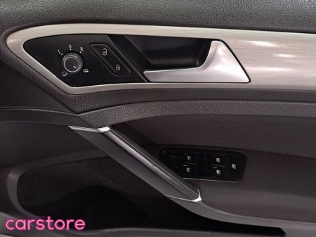 2016 Volkswagen Golf 1.6 TDI 5DR 110HP BlueMotion €15,480 thumbnail