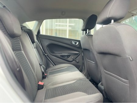 2014 Ford Fiesta - thumbnail 14