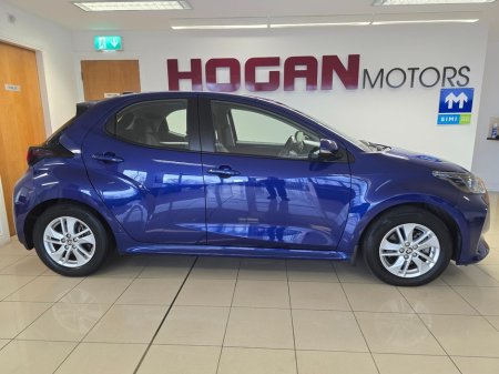 2023 Toyota Yaris - thumbnail 3