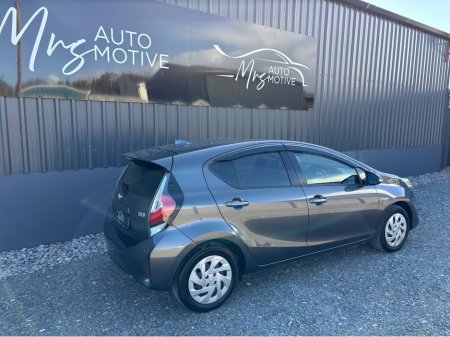 2018 Toyota Aqua - thumbnail 4