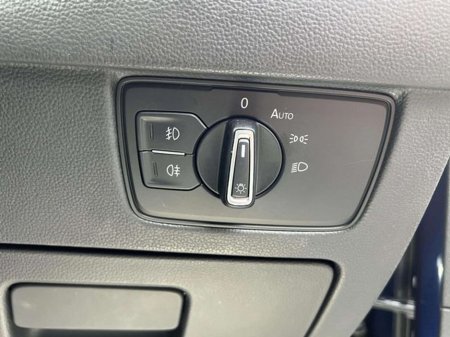 2019 Volkswagen Passat - thumbnail 32