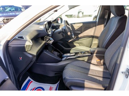 2025 Peugeot 208 - thumbnail 11