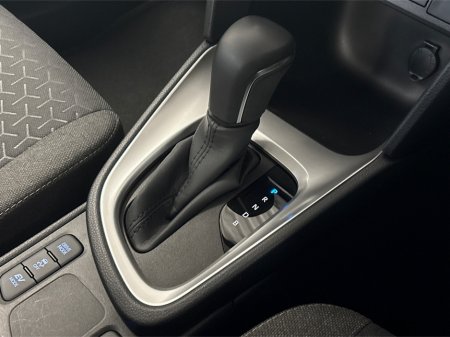 2023 Toyota Yaris CR LUNA**TOUCHSCREEN BLUETOOTH MEDIA**SEMI DIGITAL DASH**REVERSE CAMERA**PARKING SENSORS**MULTIFUNCTIONAL STEERING WHEEL**CRUISE CONTROL**KEYLESS START*8AUTO LIGHTS**AUTO WIPERS**ISOFIX** €26,795 thumbnail