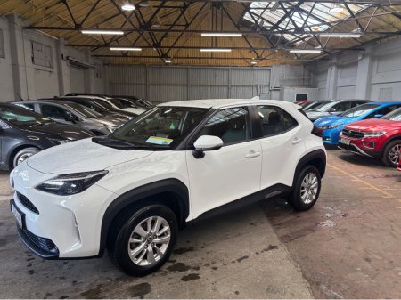 2023 Toyota Yaris Cross xLUNA 4DR AUTO €114,279 thumbnail