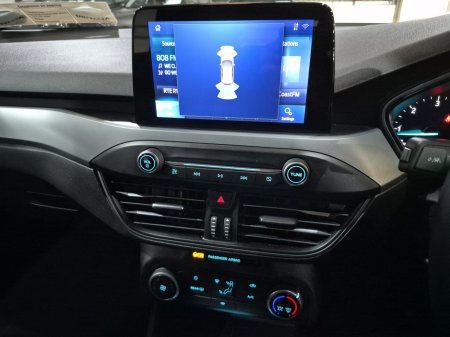 2022 Ford Focus - thumbnail 12