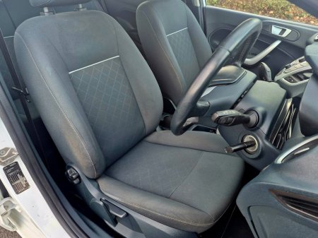 2012 Ford Fiesta - thumbnail 13