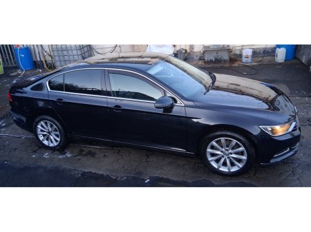 2015 Volkswagen Passat - thumbnail 1