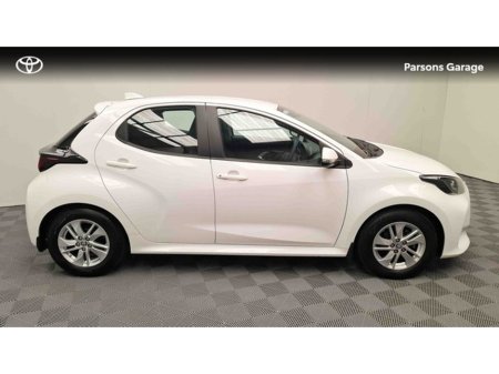 2024 Toyota Yaris - thumbnail 3