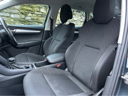 2019 Skoda Karoq AUTOMATIC AMBITION 1.6 TDI 115HP DSG €19,995 thumbnail