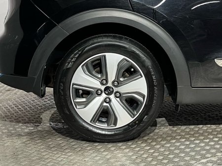 2019 Kia Niro 1.6 GDI PHEV - Reversing Camera - Sat Nav - Climate Control - Heated Seats - Keyless Start - Apple CarPlay/Android Auto €19,950 thumbnail