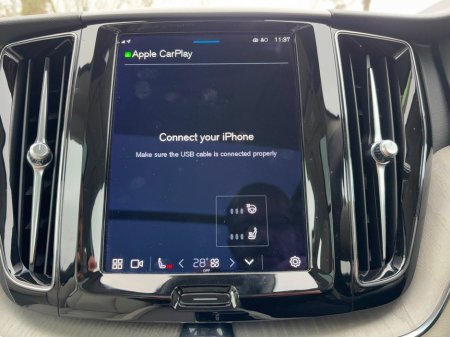 2023 Volvo XC60 BLONDE LEATHER PLUS BRIGHT T6 RECHARGE €45,995 thumbnail