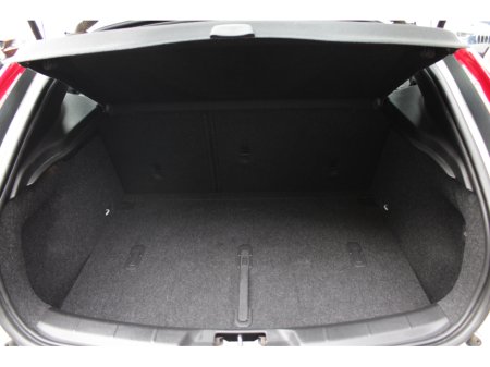 2016 Volvo V40 - thumbnail 18