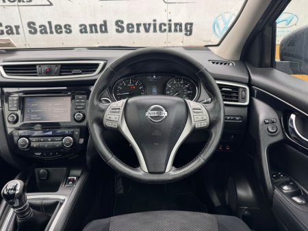 2015 Nissan Qashqai 1.2 DIG-T 115PS 5DR N-TEC+ €8,750 thumbnail