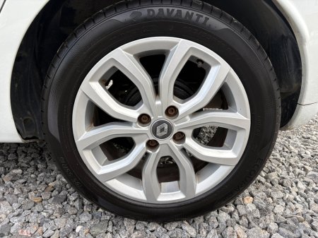 2019 Renault Clio - thumbnail 28