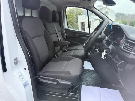 2023 Renault Trafic SL28 SporBUSINESS PLUS DCI €22,995 thumbnail