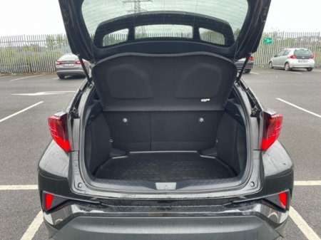 2022 Toyota C-HR SOL HYBRID // Remote Central Locking // Front Electric Windows // Rear Electric Windows // Electric Mirrors // Heated Mirrors €28,695 thumbnail