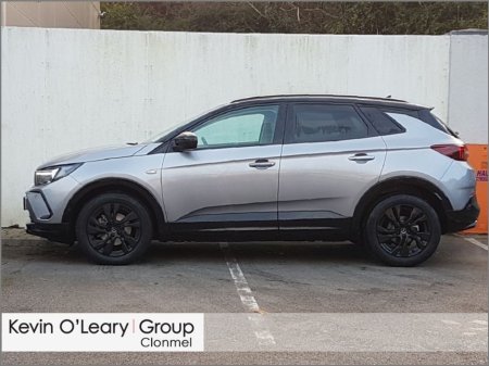 2023 Opel Grandland Sri-1.2 130ps-pet-8spauto 4DR €31,900