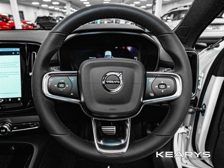 2022 Volvo XC40 XC40 RECHARGE (231hp) €28,490 thumbnail