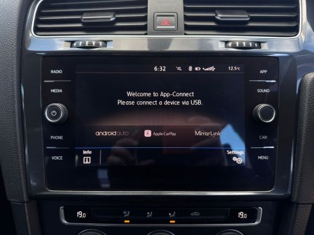 2017 Volkswagen Golf - thumbnail 23