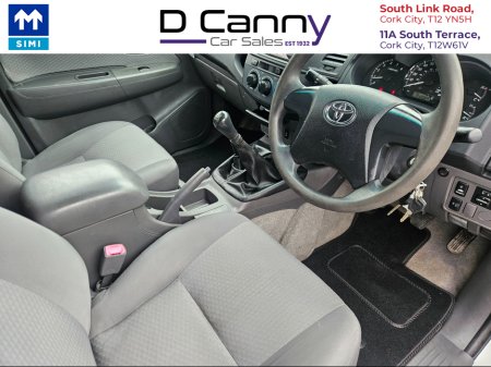 2013 Toyota Hilux - thumbnail 11