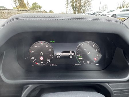 2025 Land Rover Defender P300e X-DYNAMIC SE URBAN SPEC PHEV AUTO €109,950 thumbnail