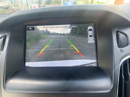 2016 Ford Focus - thumbnail 4