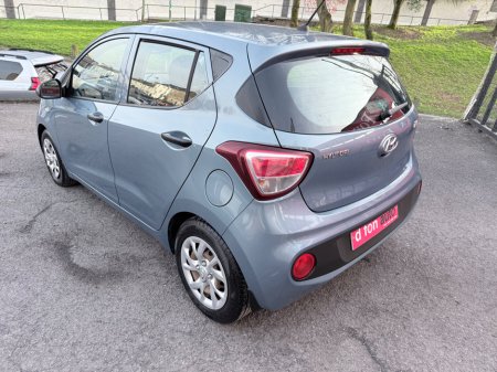 2017 Hyundai i10 - thumbnail 12