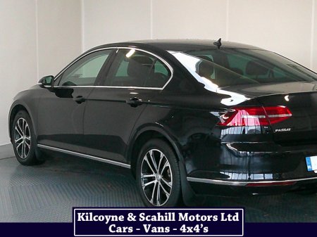 2018 Volkswagen Passat HIGHLINE 1.6 TDI MANUAL 6SPEED FWD 120HP 4DR €17,950 thumbnail