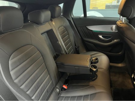 2021 Mercedes-Benz EQC - thumbnail 17