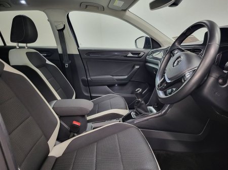 2020 Volkswagen T-Roc 1.5 TSI 150bhp Sport €22,975 thumbnail