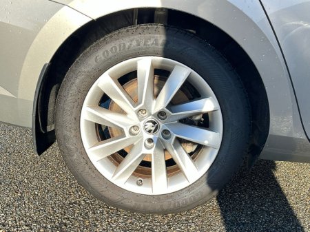 2019 Skoda Superb - thumbnail 5