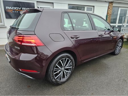 2017 Volkswagen Golf 2.0 TDI SE NAV BLUEMOTION 150PS 5DR €15,950 thumbnail