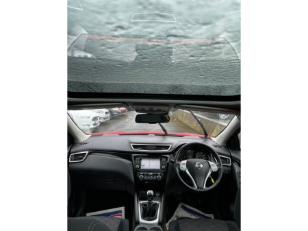 2017 Nissan Qashqai 1.5 DSL XE €13,950 thumbnail