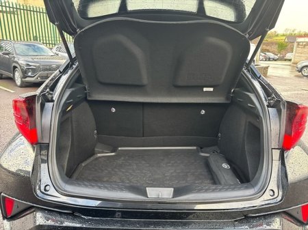 2023 Toyota C-HR C-HR HYBRID SOL €29,000 thumbnail