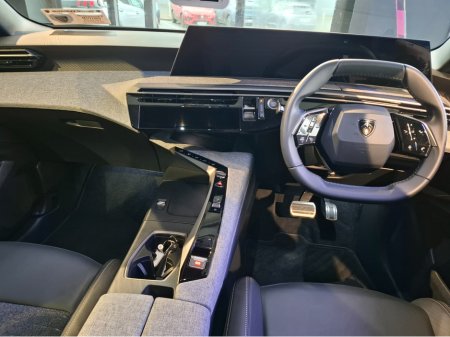 2025 Peugeot 5008 - thumbnail 17