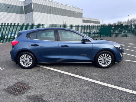 2020 Ford Focus - thumbnail 4