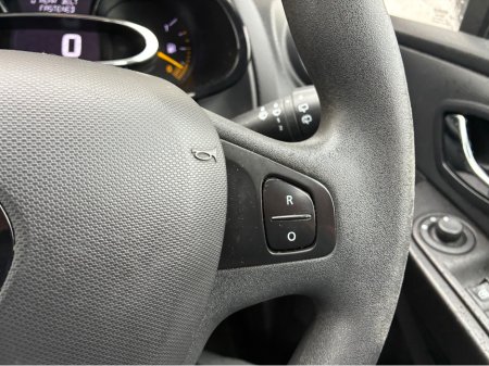 2014 Renault Clio IV EXPRESSION TCE 90 4DR €7,900 thumbnail