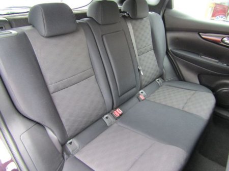 2014 Nissan Qashqai - thumbnail 17