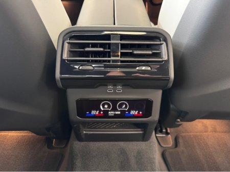 2025 BMW M5 4.4 V8 PHEV 728 HP €124,900 thumbnail