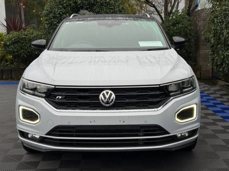 2020 Volkswagen T-Roc R-LINE 2.0 TDI * BIG SPEC * // PARKING SENSORS // R-LINE SPORT SEATS // DIGITAL CLUSTER €26,900 thumbnail