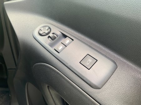 2024 Peugeot Partner - thumbnail 10